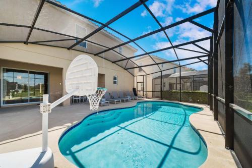 Loughman House | 8005 Oak Shadow Ct