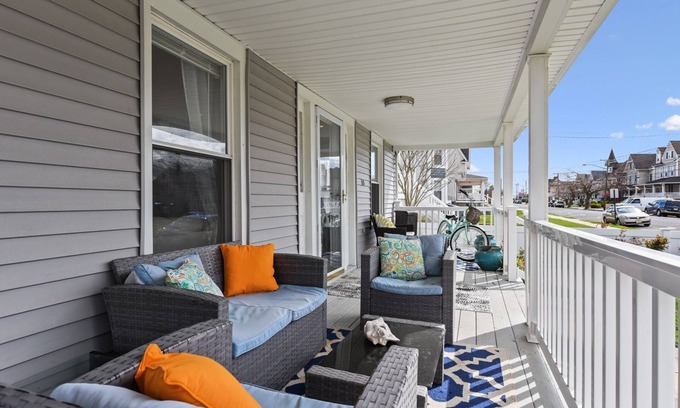 Point Pleasant Beach House | A beautiful updated house just 2 short blocks from the beach & Boardwalk