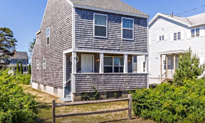 Ocean Park Cottage | A beautiful single-family cottage sits only a 1/2 block from the sandy beach!