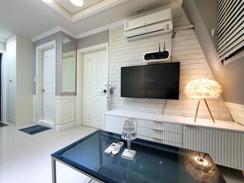 Nonhyeon-dong Apartment | a comfortable two-room house in the city center