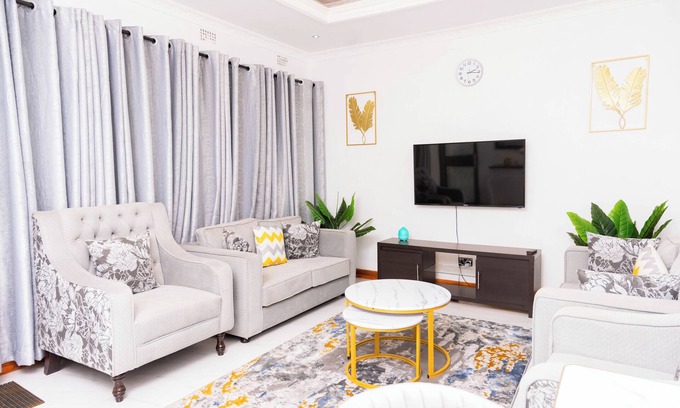 Lilongwe House | A cozy 3-bedroom apartment with WiFi, hot water and DSTV in Lilongwe