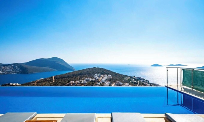 Kalkan Villa | A Maginificent South Facing Villa w/Heated Infinity Pool And Stunning Sea Views