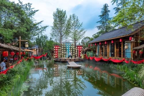 Dujiangyan Hotel | A Mountain Home别有洞天-山居民宿