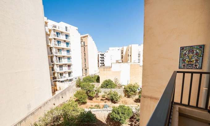Tower Road Apartment | A Pretty Holiday Home Close to Sliema Seafront
