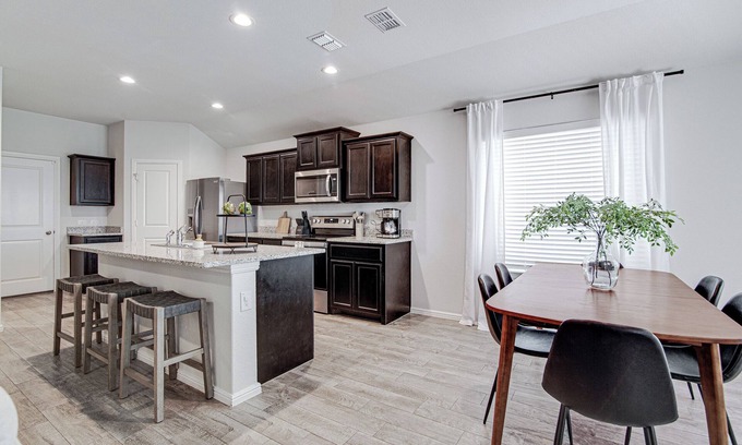 Fort Worth House | A Serene Oasis Awaits!