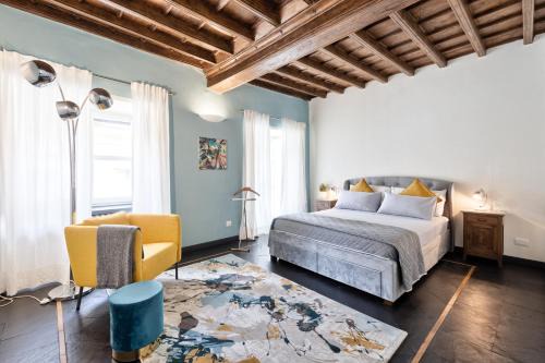 Roman Quarter Apartment | ACADAMIS - GARIBALDI 9 BIS - Piazza Castello