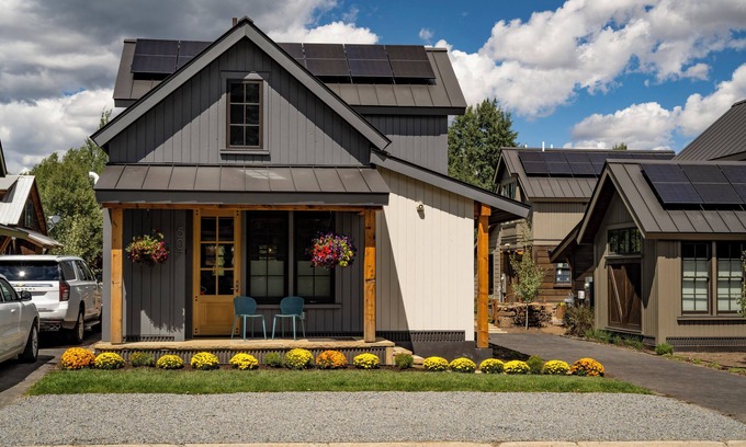 Crested Butte Cottage | Academy Place | Valerian