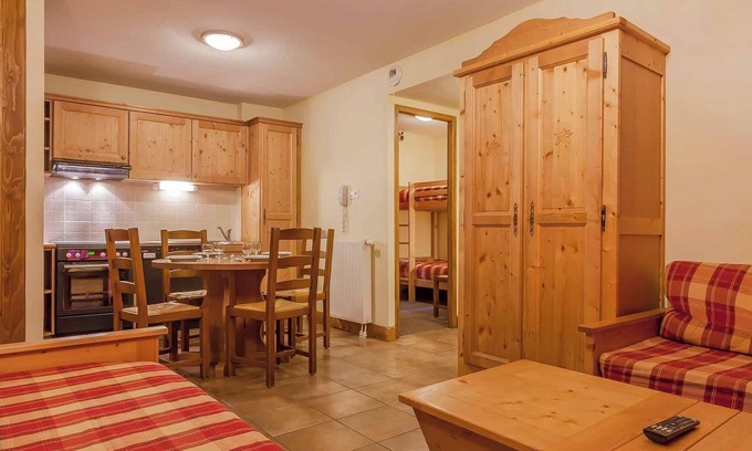 Lanslevillard Condo | Accès direct aux pistes, piscine | T3 + cabine