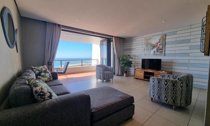Durban Point Apartment | Accommodation Front - Immaculate 4 Sleeper with Ocean & Harbour Views