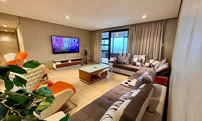 Durban Point Apartment | Accommodation Front - Marvellous 4 Sleeper with Ocean Views