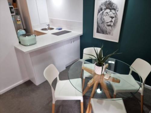 Darlinghurst Apartment | Accommodation Sydney City Centre 1 Bedroom Apartment with Balcony