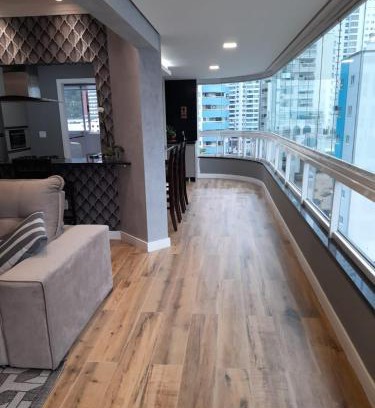 Pioneiros Apartment | Aconchegante e próximo da Roda gigante, churrasqueira Privativa!