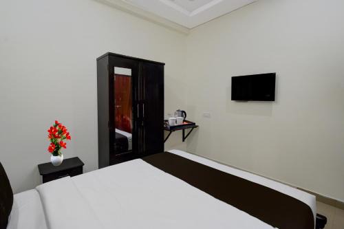 Ibrahimpatan Hotel | Adibatla X Road, Near TCS, Wonderla Road