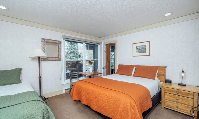 Telluride Hotel | Adjoining Hotel Rooms Near Ski Lift-Great for Families or Small Group