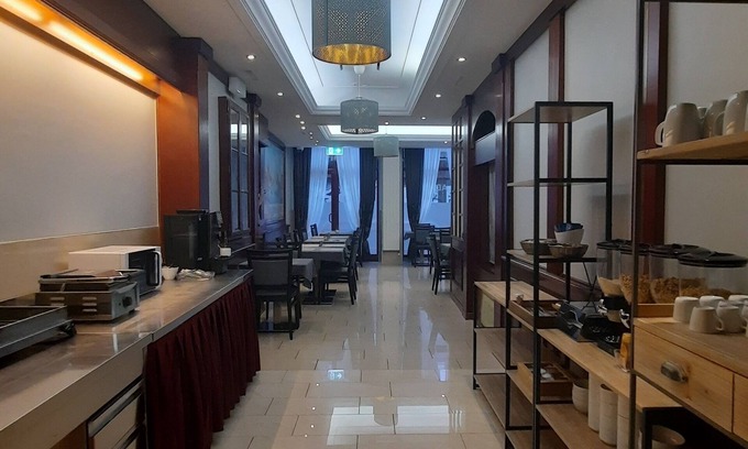 Downtown Geneva Hotel | Admiral Hotel