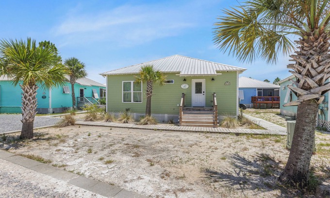 Fort Morgan Cottage | Adorable cottage in the Fort Morgan community of Gulf Shores