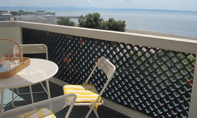 Grado Pineta Apartment | Adorable seaview flat at Grado Pineta - Beahost
