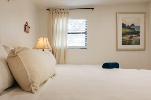 West Congress House | Affordable & New at Heart of SoCO Eateries, King Bed, Rain Shower, Big Fenced Yard