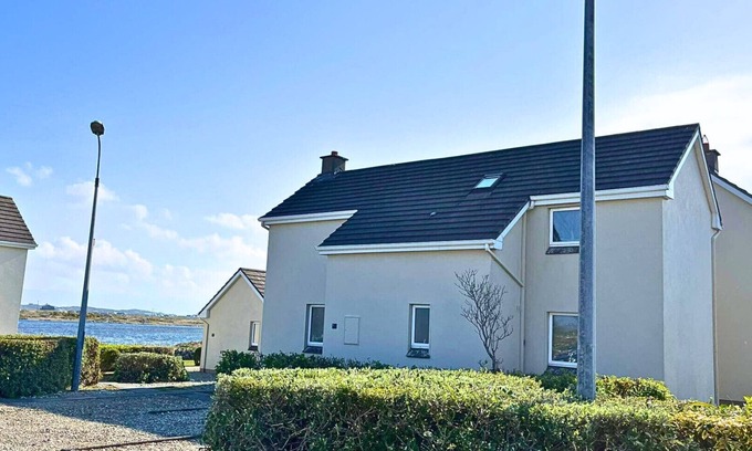 Ballyconneely Ski Chalet | Aillebrack Cottage, a perfect base for an break