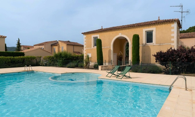 Vaison-la-Romaine House | Air-conditioned Villa with Pool in Vaison-la-Romaine, in the Heart of Provence