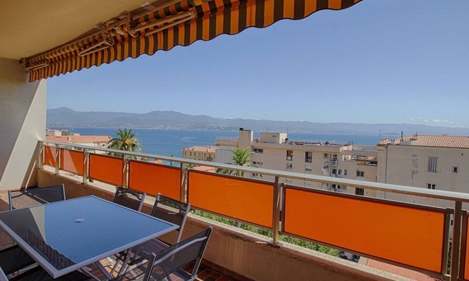 Ajaccio Apartment | Ajaccio: Air-conditioned 4-room apartment, 6 beds, downtown