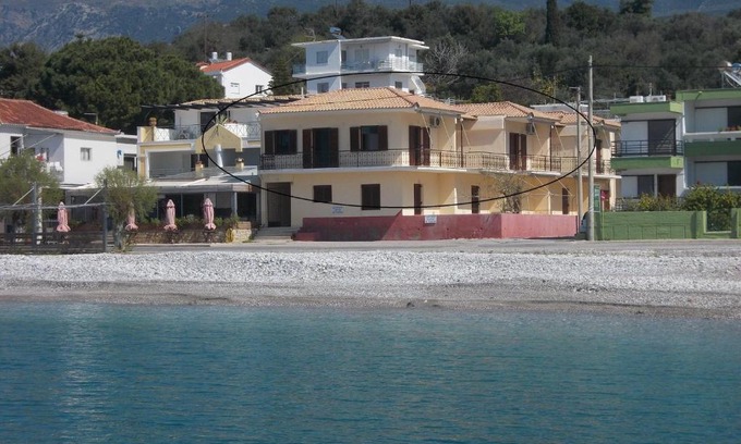 Akrogialion Apartment | Akrogiali Beach Apartments