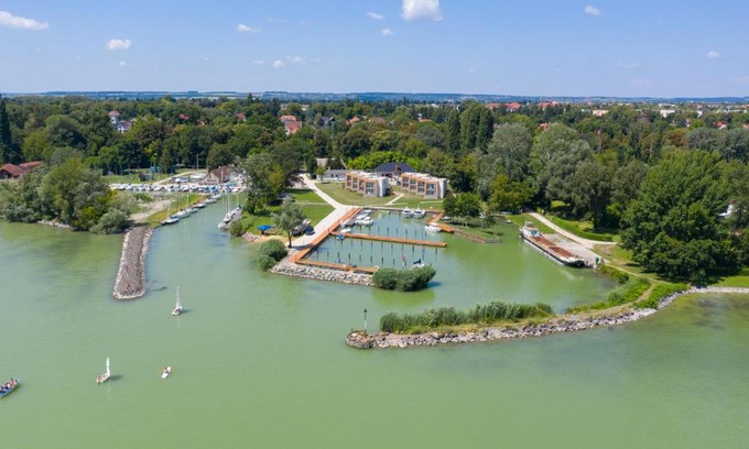 Keszthely Apartment | Akvárium Apartmanházak