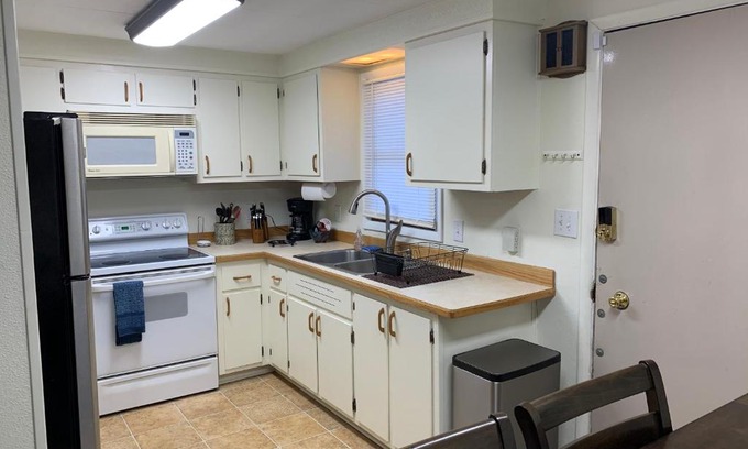 Fairbanks Apartment | Alaskana 3 bedroom Upper Apt