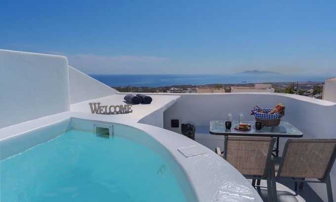 Fira Apartment | Alba Caverns