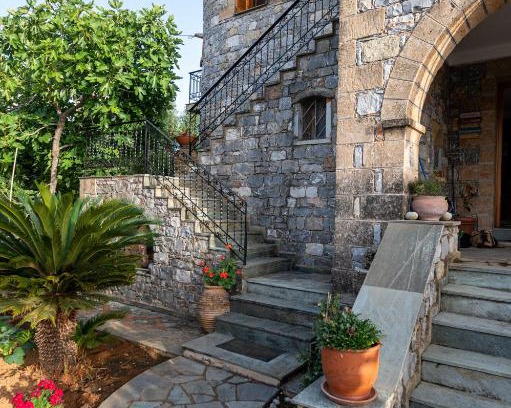 Kardamyli House | Alex Stone house