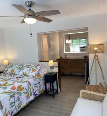 Old Town House | Alexander Palms Court - No Hidden Resort Fees!