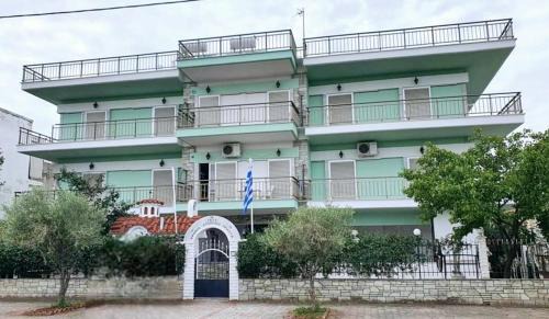 Paralia Dionysiou Apartment | Alexias