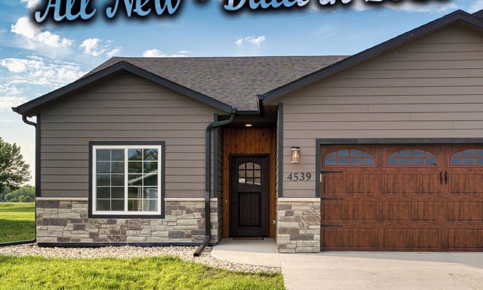 Sioux Falls House | ALL NEW in Sioux Falls WHY Stay in a MOTEL! Amazing home for amazing guests