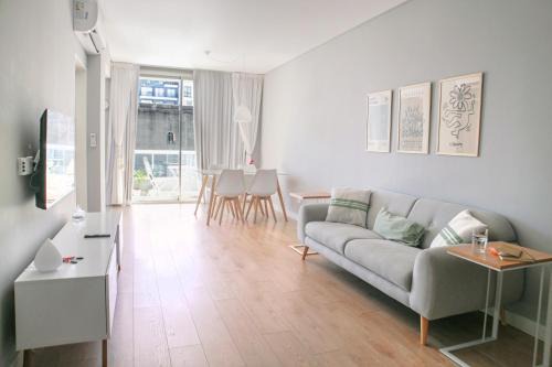 Almagro Apartment | Almagro, monoambiente luminoso a pasos del Hospital -G24-