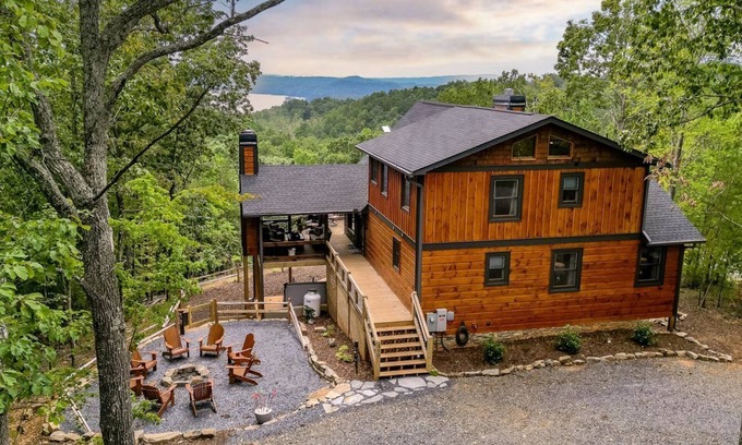 Ellijay Cabin | Almost Heaven Lakeview Lodge