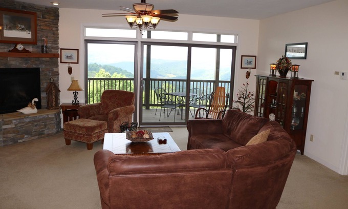 Sugar Mountain Condo | 'Almost Heaven' - Walk to Big Birch Slope!