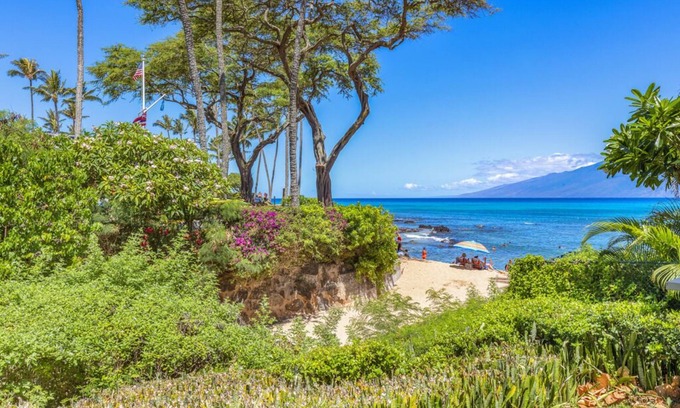 Napili Condo | Aloha Condos, Napili Bay Resort, Condo 110, Beach View