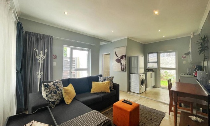 Greater Johannesburg Metropolitan Area Apartment | Alon Cottage