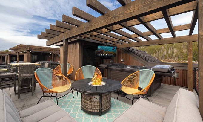 Winter Park Ski Chalet | Alpenglow Retreat | Riverfront Downtown HotTub