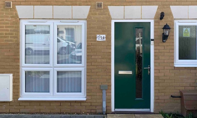 Sittingbourne House | Alpha, En-suite, City Centre, Sittinbourne Kent