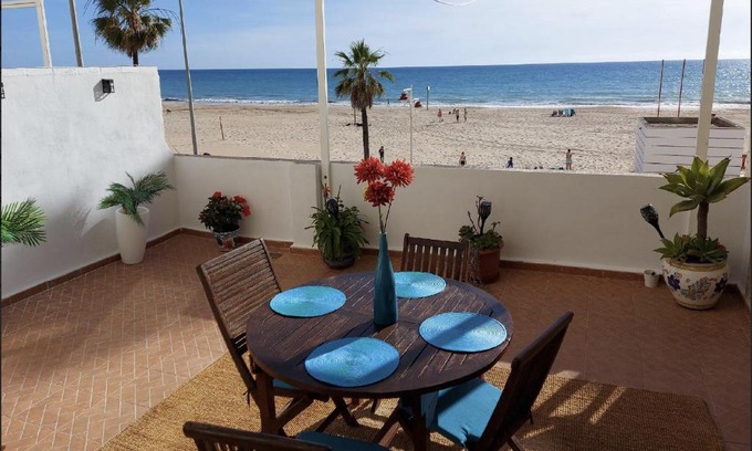 Cadiz Apartment | AMAZING FRONTAL BEACH APARTMENT #Traveller's Awards2023