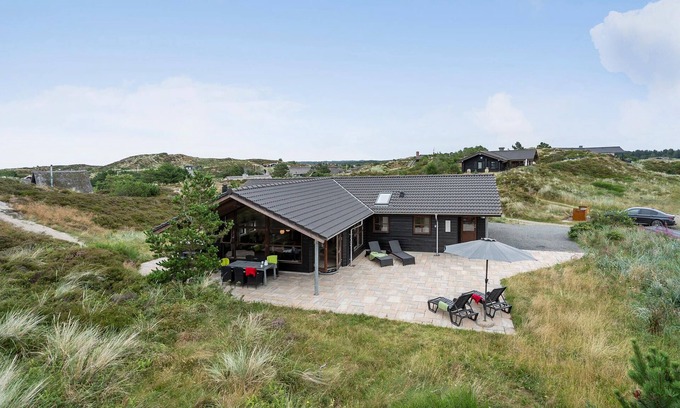 Henne Strand House | Amazing home in Henne with sauna