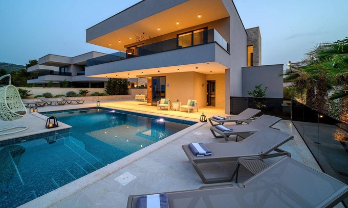 Marina House | Amazing home in Marina with sauna