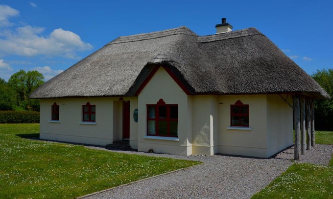Killarney House | Amber Cottage