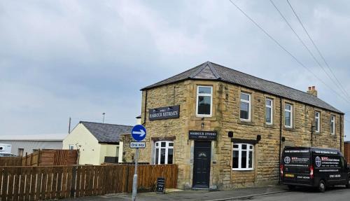Amble House | Amble Harbour retreats