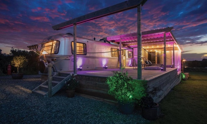 Tiers Cross Apartment | American Airstream - Blossom Farm - Tiers Cross