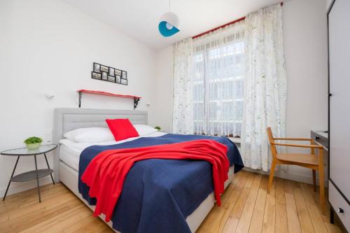 Powisle Apartment | American Retro Apartment with Balcony Warsaw Powiśle by Noclegi Renters