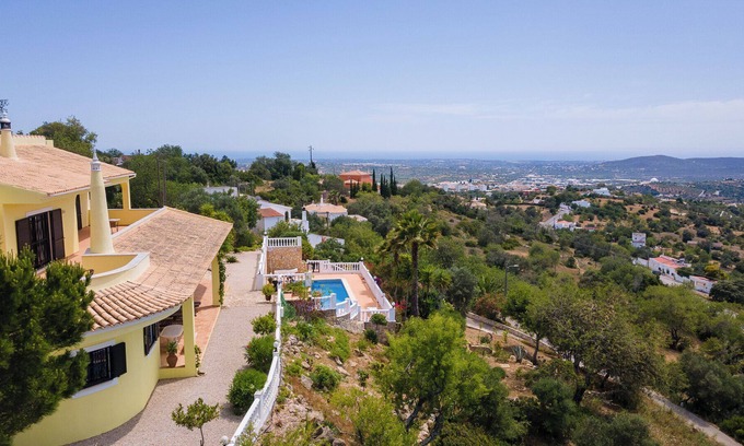 Sao Clemente Villa | An adorable and spacious villa with stunning coastline and countryside views.