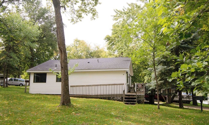 Richmond Cabin | Anchor's Away, a 3BR, 2BR, accessible cabin with jacuzzi tub and lake views