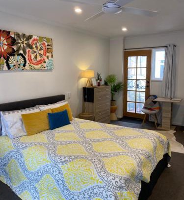 Lynbrook Bed & Breakfast | Ange's BnB - Self Contained Unit with Ensuite